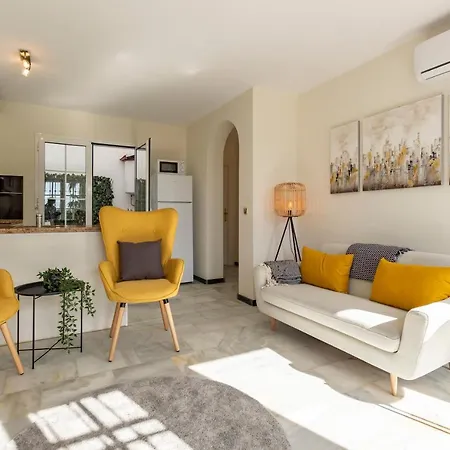Sanders Golf - Lovely Two-bedroom With Shared Pool 아파트 *