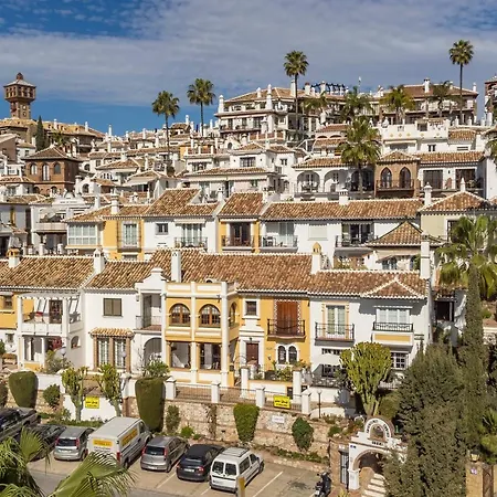 Sanders Golf - Lovely Two-bedroom With Shared Pool * Fuengirola